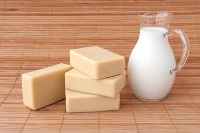 Les bienfaits étonnants du savon au lait de chèvre : Nourrir et nettoyer naturellement